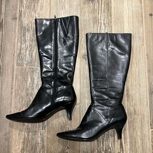 Mandolin Black Womens Boots. Size 9 1/2 M. Only worn a few times.